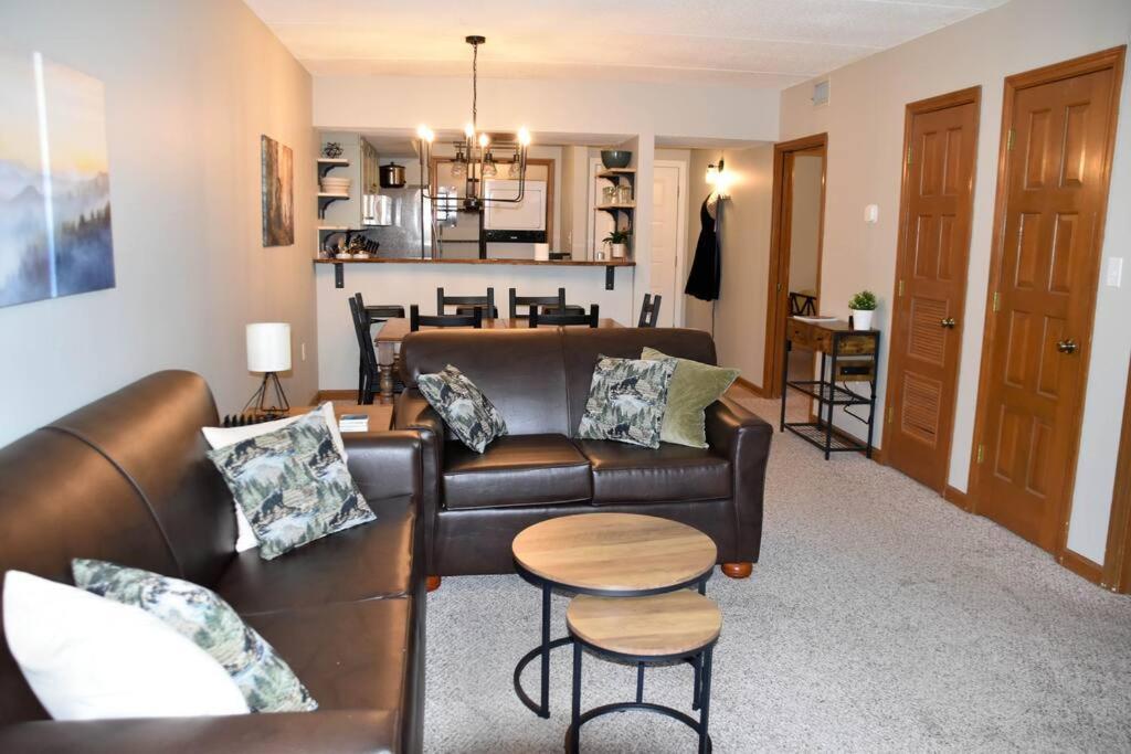 Apartmán Cozy Mountain Getaway! Mountain Views! 2 Bed, 2 Bath, Sleeps 6 Gatlinburg Exteriér fotografie