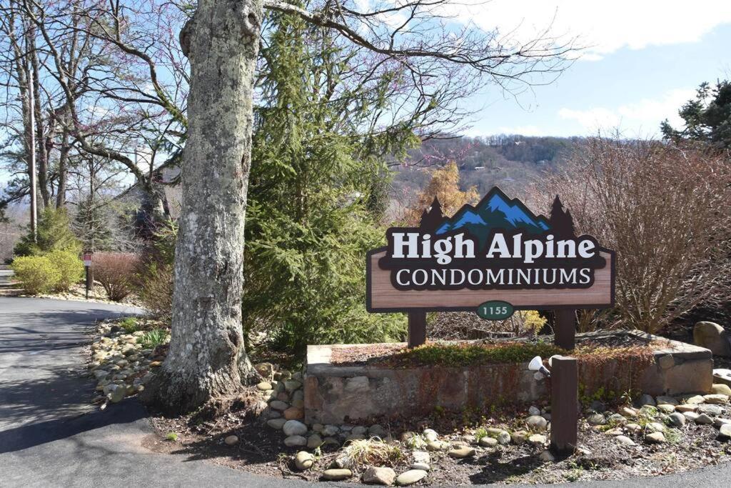 Apartmán Cozy Mountain Getaway! Mountain Views! 2 Bed, 2 Bath, Sleeps 6 Gatlinburg Exteriér fotografie