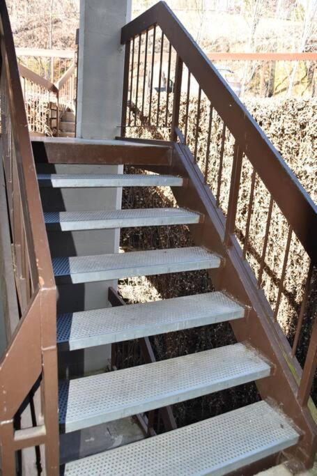 Apartmán Cozy Mountain Getaway! Mountain Views! 2 Bed, 2 Bath, Sleeps 6 Gatlinburg Exteriér fotografie