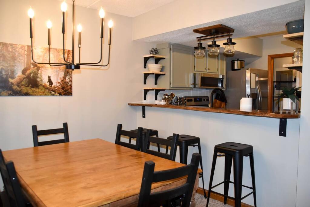 Apartmán Cozy Mountain Getaway! Mountain Views! 2 Bed, 2 Bath, Sleeps 6 Gatlinburg Exteriér fotografie
